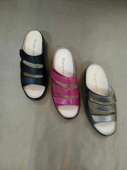 足裏しっかりサポート　サンダル